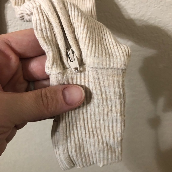 Little Sleepies Ribbed Heathered Oatmeal Bamboo Blend Zippie Sleeper 6-12 Months - Picture 4 of 6